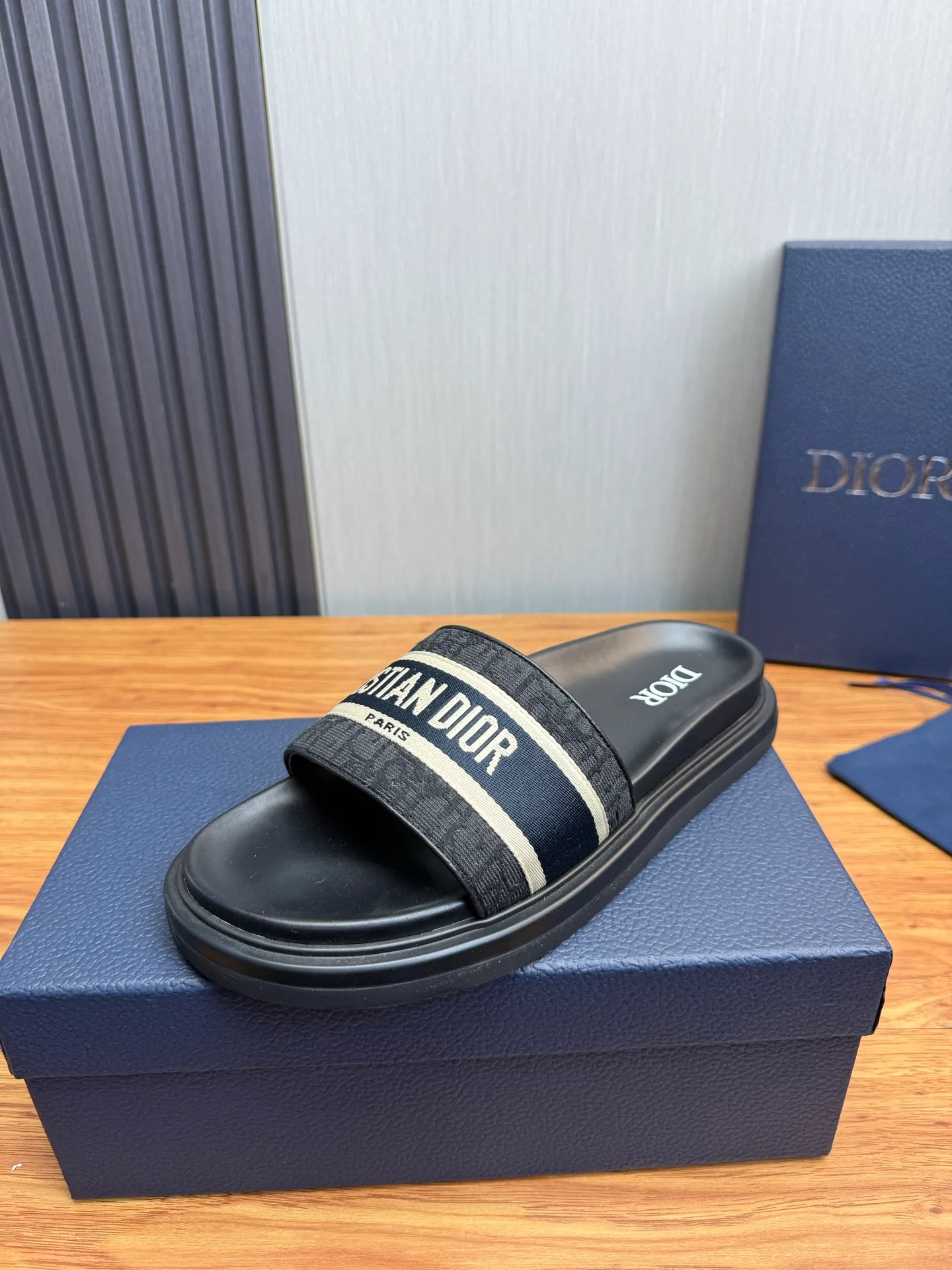 Men's shoes 260💰 Dior. Men's slippers🩴Official website 1:1 production 38-45 size 45 46 🉑️Customized original material shipped✅